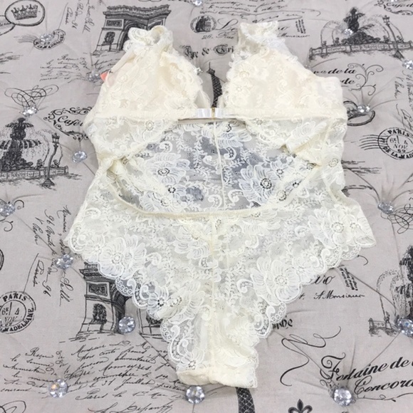 Oh la la Cheri Suzette Lace Teddy (Plus Size) - Picture 8 of 8